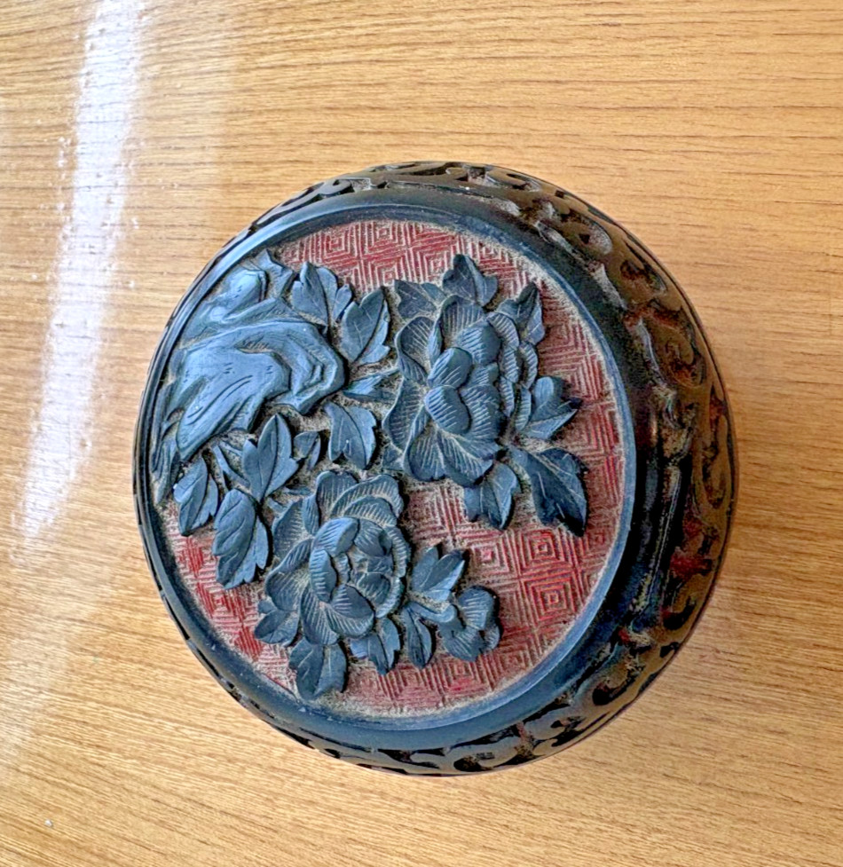VINTAGE CHINESE GURI / TIXI-STYLE BLACK & RED LACQUER BOX — BRASS/BRONZE BODY —