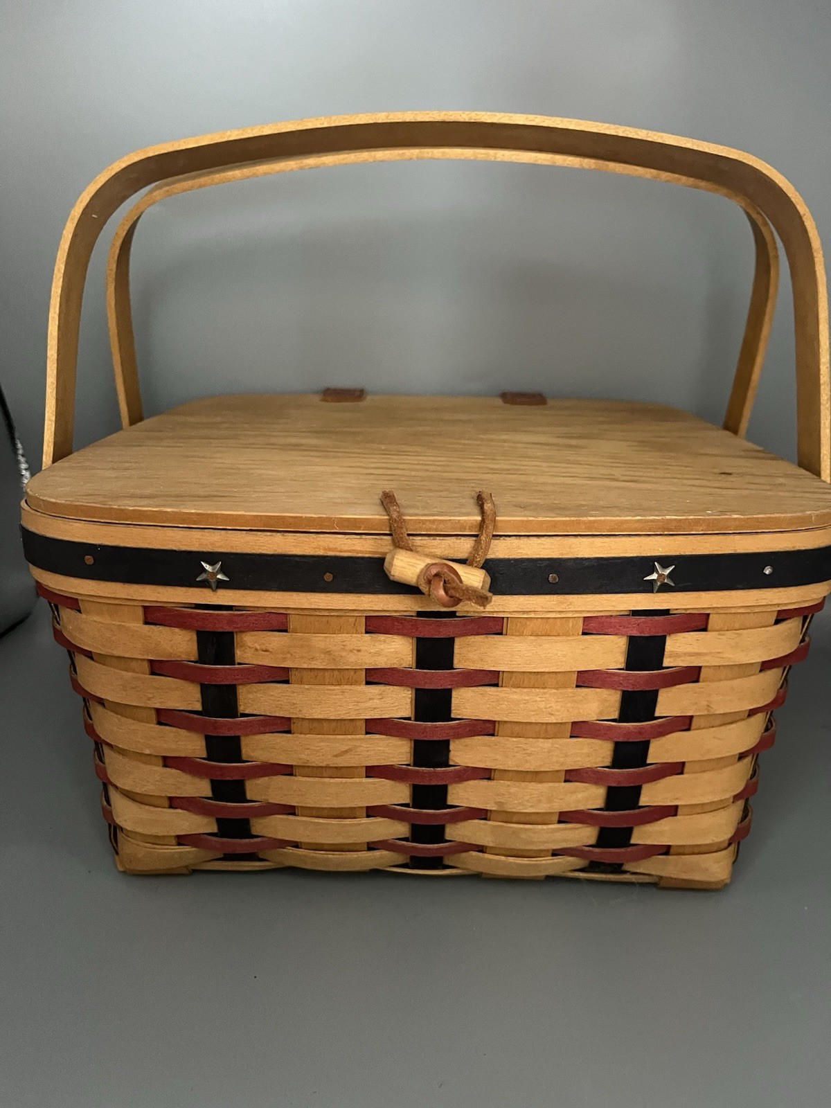 Longaberger 2004 Silver Stars Proudly American Picnic/Pie Basket BEAUTIFUL Longaberger 2004 Silver Stars Proudly American Picnic/Pie Basket BEAUTIFUL