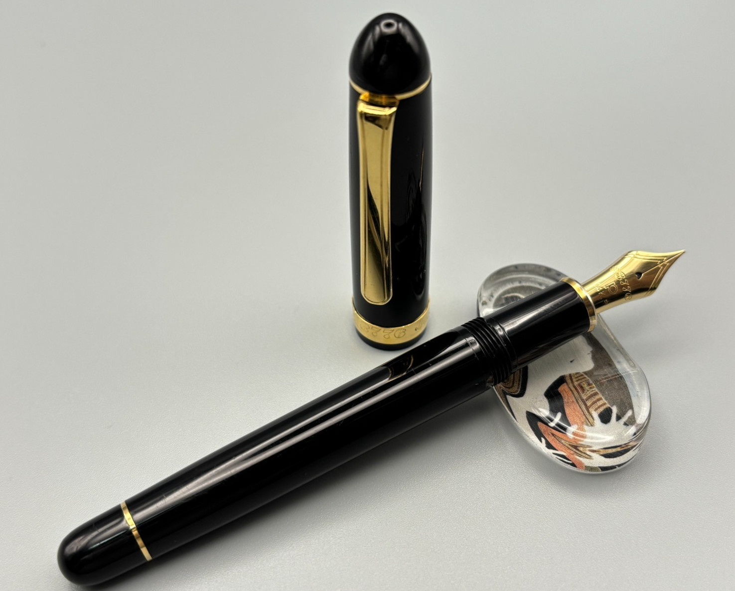 Vintage Platinum #3776 Century Fountain Pen Black 14K Medium Nib from japan Vintage Platinum #3776 Century Fountain Pen Black 14K Medium Nib from japan