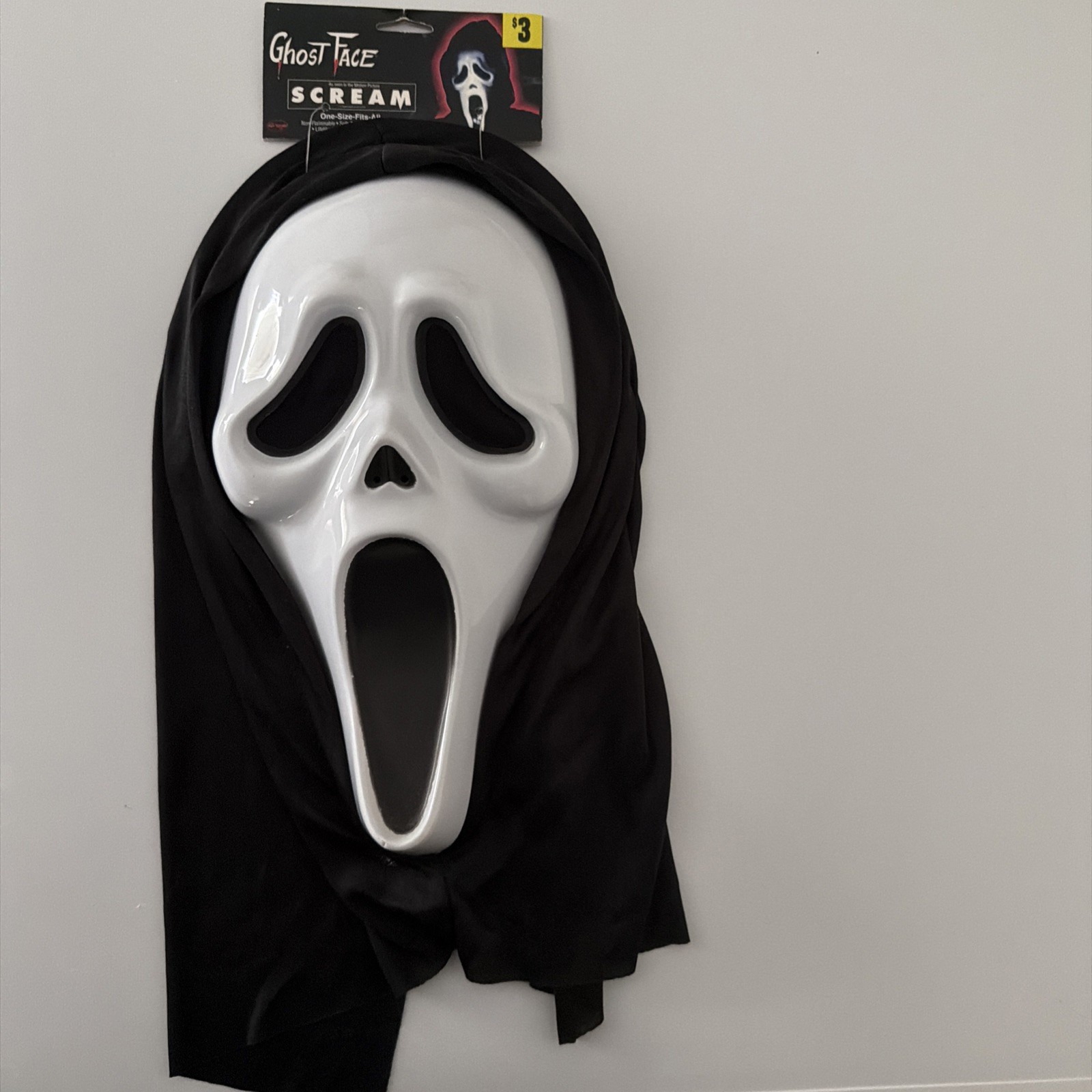 Rare 2011 Tagged New Scream Ghost Face Mask Non Glow Easter Unlimited Funworld Rare 2011 Tagged New Scream Ghost Face Mask Non Glow Easter Unlimited Funworld