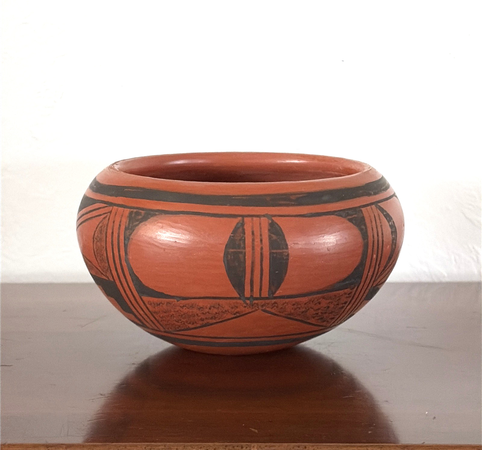 Vintage Native American Hopi Pottery Bowl 5.5" signed Juanita Healing Vintage Native American Hopi Pottery Bowl 5.5" signed Juanita Healing
