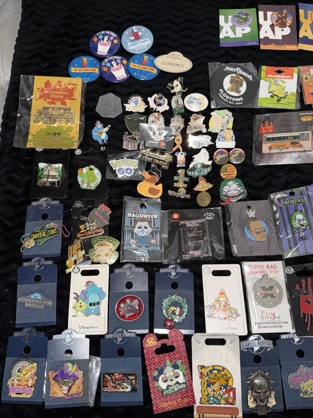 Lot Of 64 Different Theme Park Pins Universal Studios, Walt Disney Plus Buttons Lot Of 64 Different Theme Park Pins Universal Studios, Walt Disney Plus Buttons