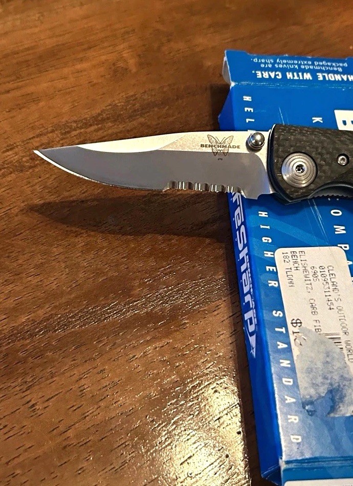 Benchmade 690S Plain Edge Drop Point Stainless Blade Wood Handle Liner Lock Benchmade 690S Plain Edge Drop Point Stainless Blade Wood Handle Liner Lock