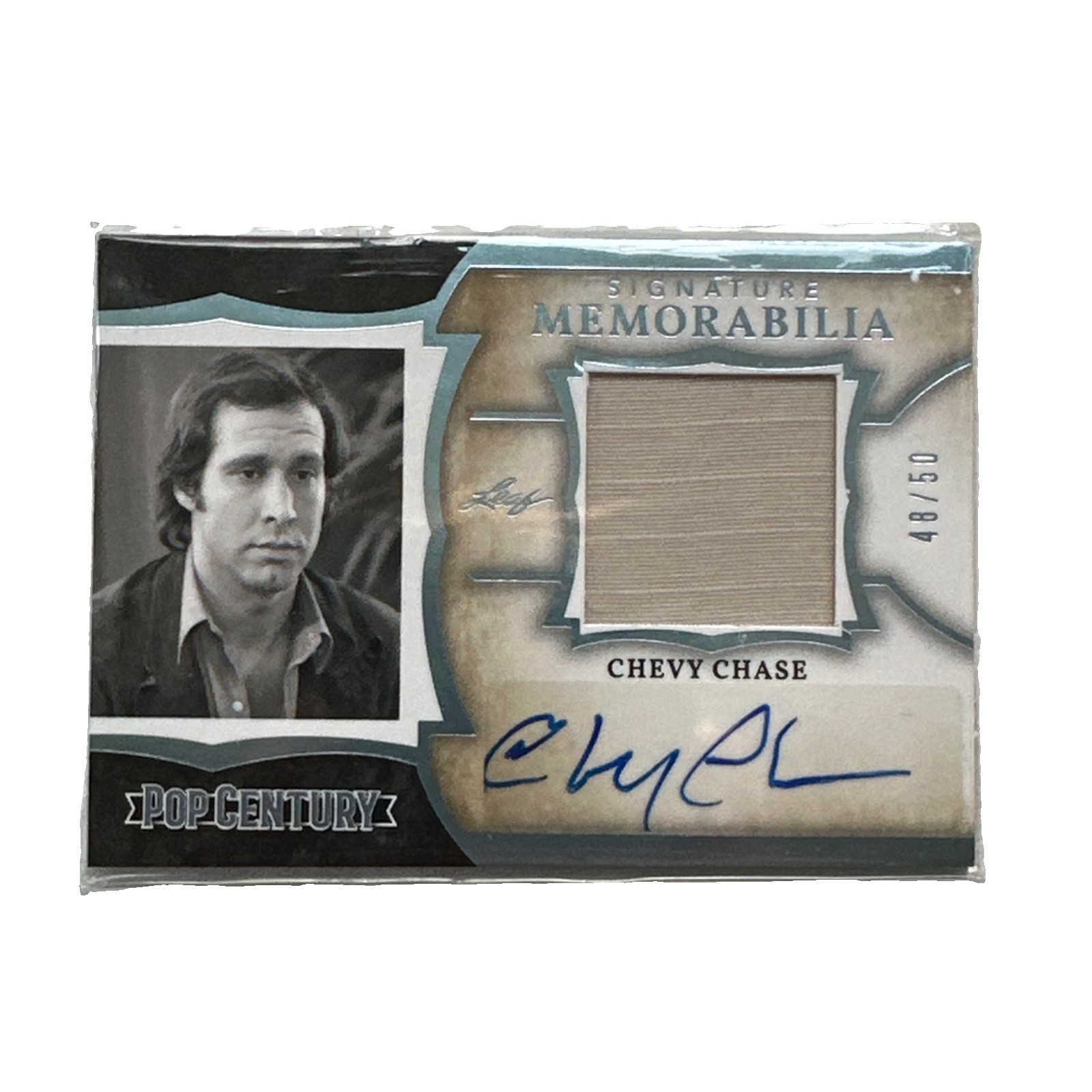 Chevy Chase 2022 Leaf Pop Century Signature Memorabilia Blue Autograph (48/50) Chevy Chase 2022 Leaf Pop Century Signature Memorabilia Blue Autograph (48/50)