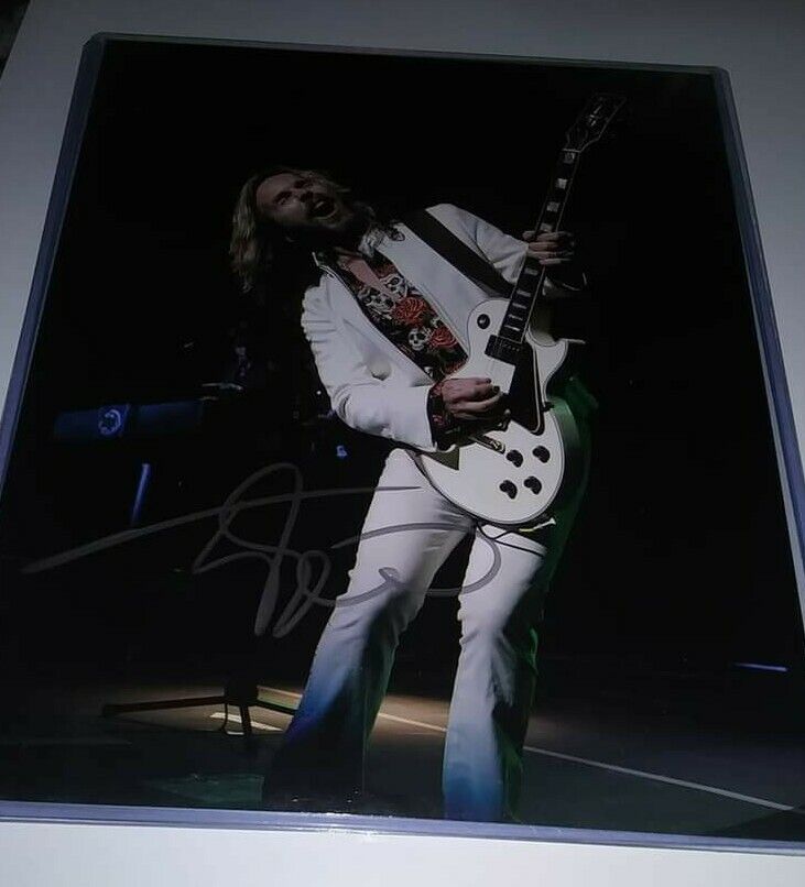 TOMMY SHAW STYX GUITAR SINGER SIGNED 8X10 PHOTO WITH COA 