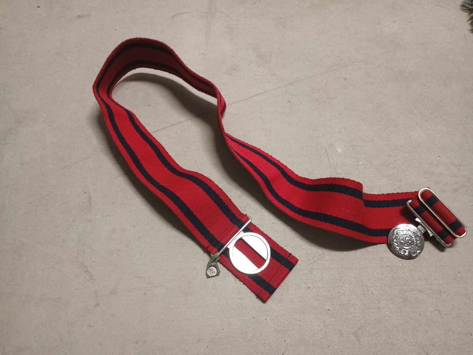 Vintage British Army's Corp Royal Engineers Belt Pre-owned Good Condition Vintage British Army's Corp Royal Engineers Belt Pre-owned Good Condition