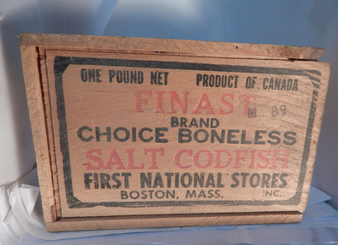 vintage wood box Finast Salt Codfish First National Stores Boston, Mass vintage wood box Finast Salt Codfish First National Stores Boston, Mass