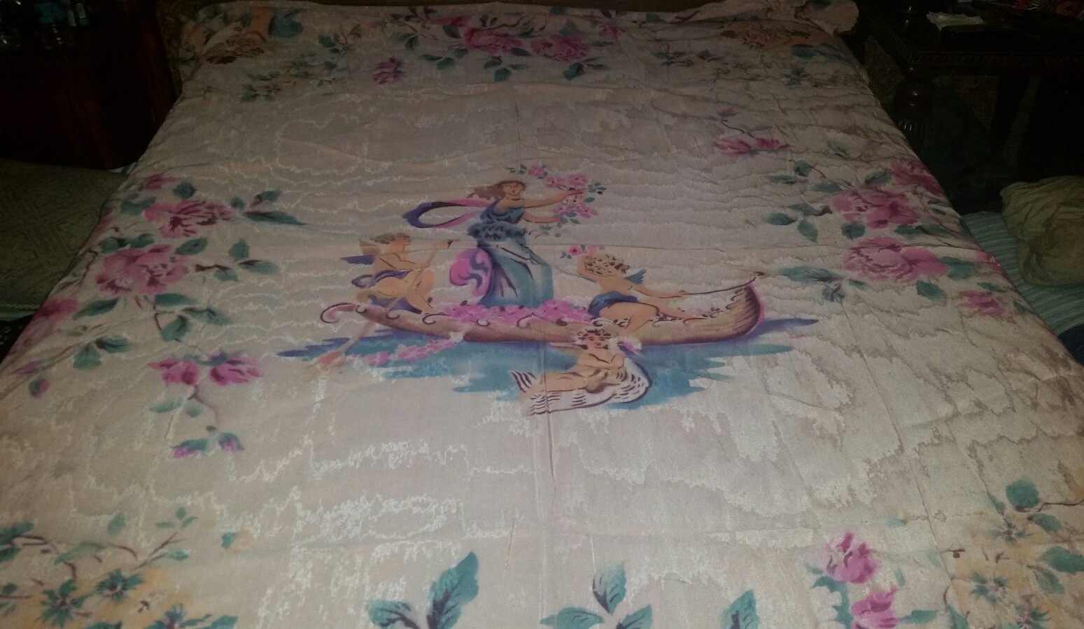 Antique gorgeous Italy Angel Cherub bed taspery cover handpaind woman / Angels Antique gorgeous Italy Angel Cherub bed taspery cover handpaind woman / Angels