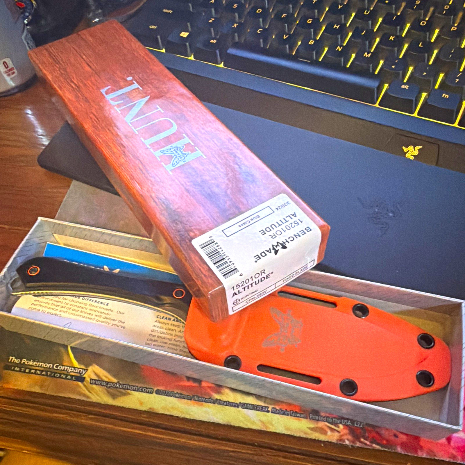 Benchmade Hunt Altitude 15201DOR Drop Point Plain SS Blade CF Handle Sheath