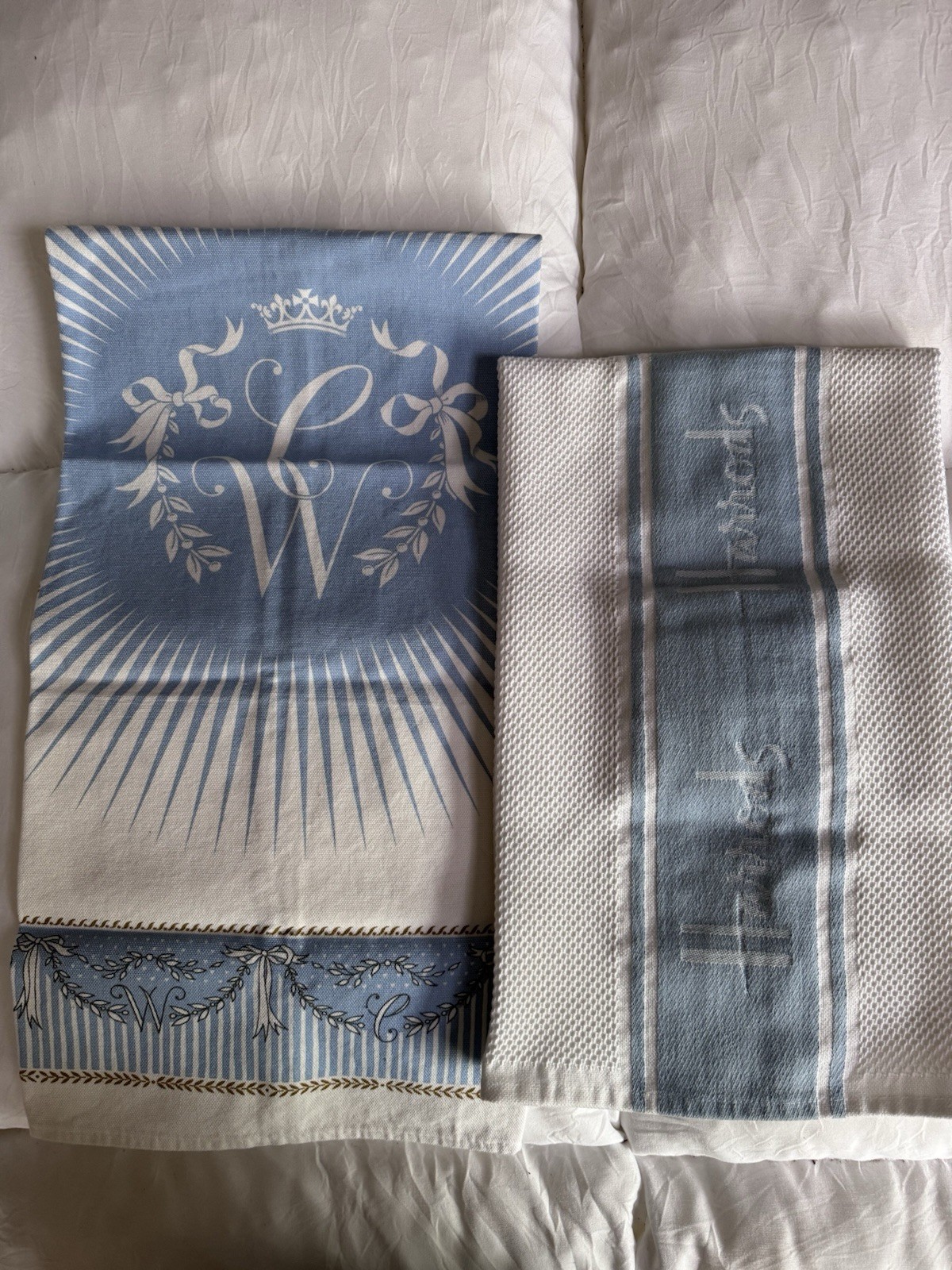 Set/2 ROYAL WEDDING Blue & White TEA TOWEL WILL & KATE 2011 + HARROD’S Towel Set/2 ROYAL WEDDING Blue & White TEA TOWEL WILL & KATE 2011 + HARROD’S Towel