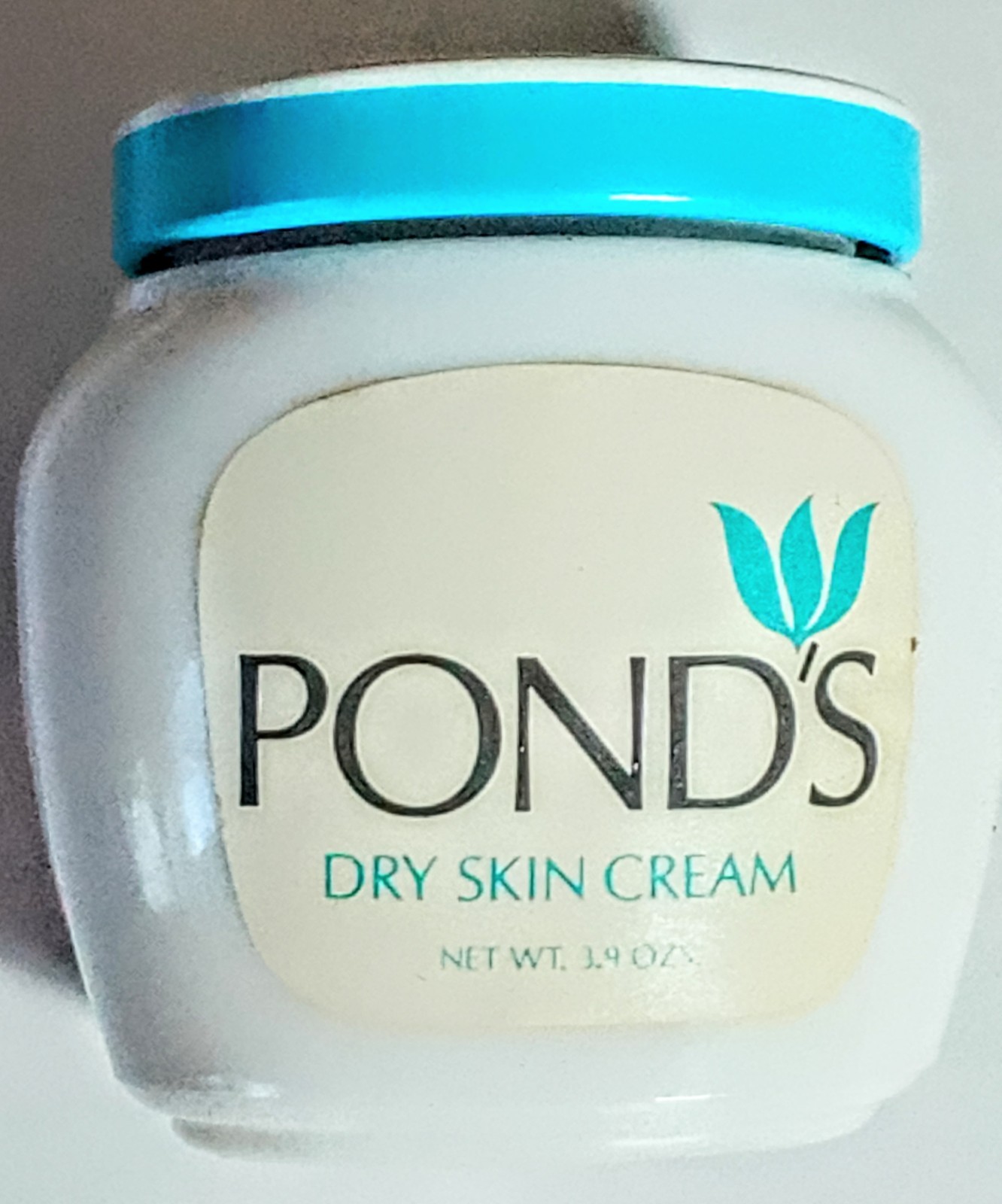 Vintage 1972 POND'S Dry Skin Cream (4) Aqua Metal Lids w/Orig Box NOS/Deadstock Vintage 1972 POND'S Dry Skin Cream (4) Aqua Metal Lids w/Orig Box NOS/Deadstock