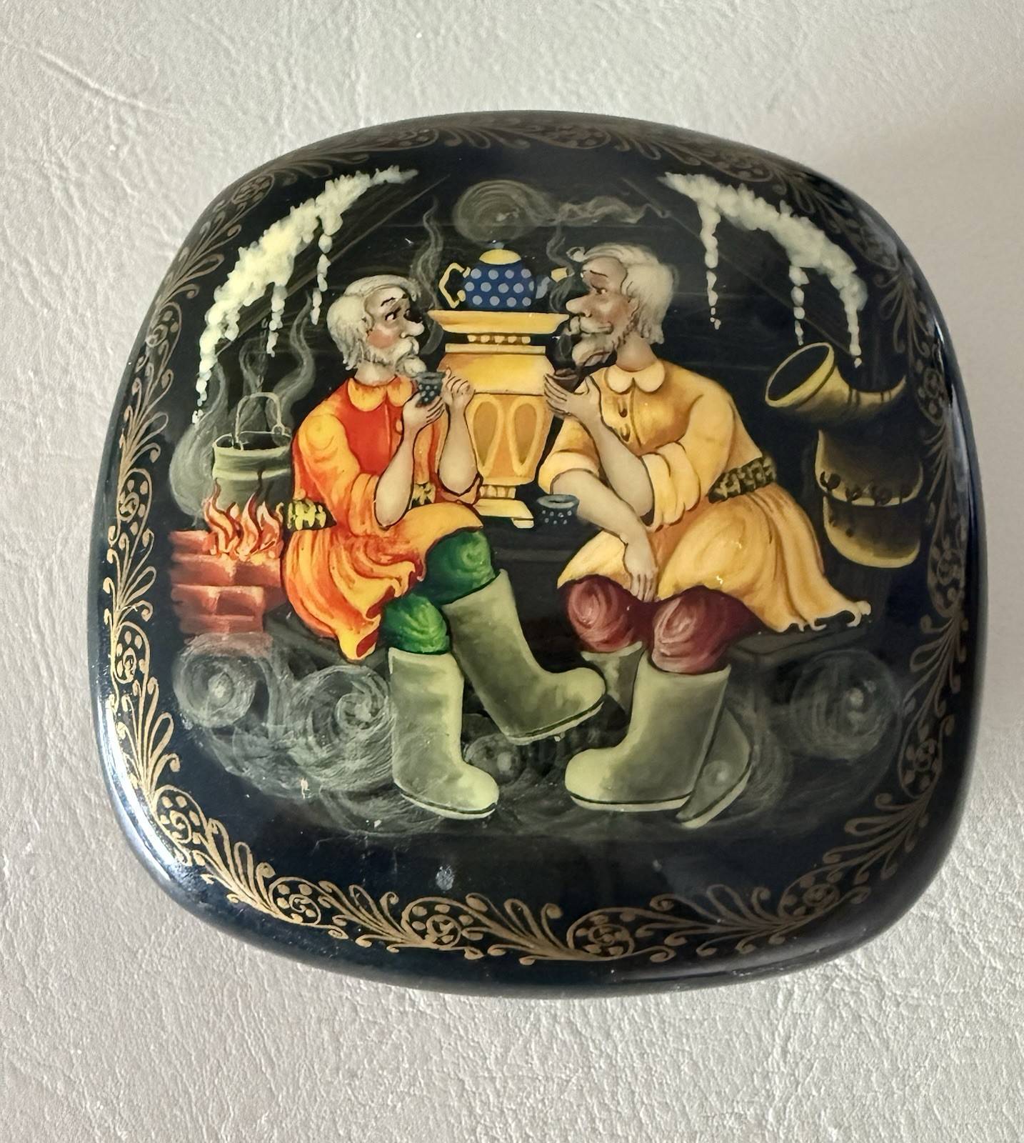 Russian Kholuy hand painted Papier-mache lacquer Trinket box Russian Kholuy hand painted Papier-mache lacquer Trinket box