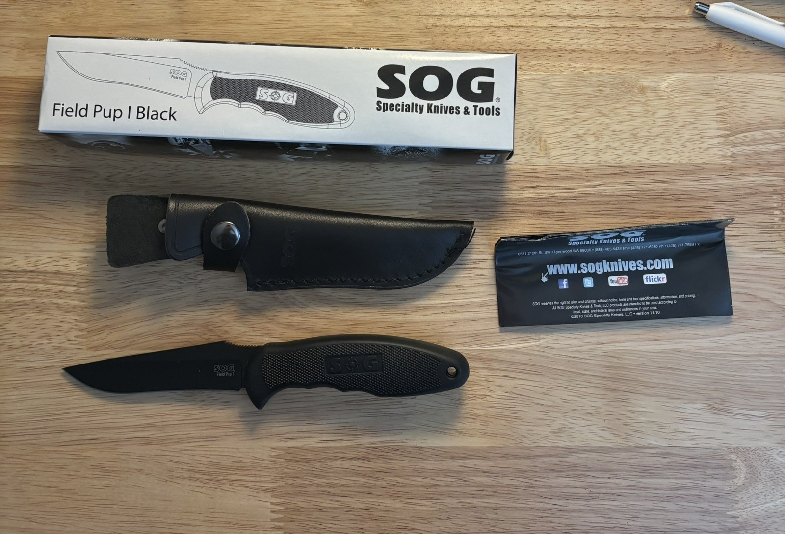 SOG Field Pup I Hunting Fixed Blade Knife Black, New in box SOG Field Pup I Hunting Fixed Blade Knife Black, New in box