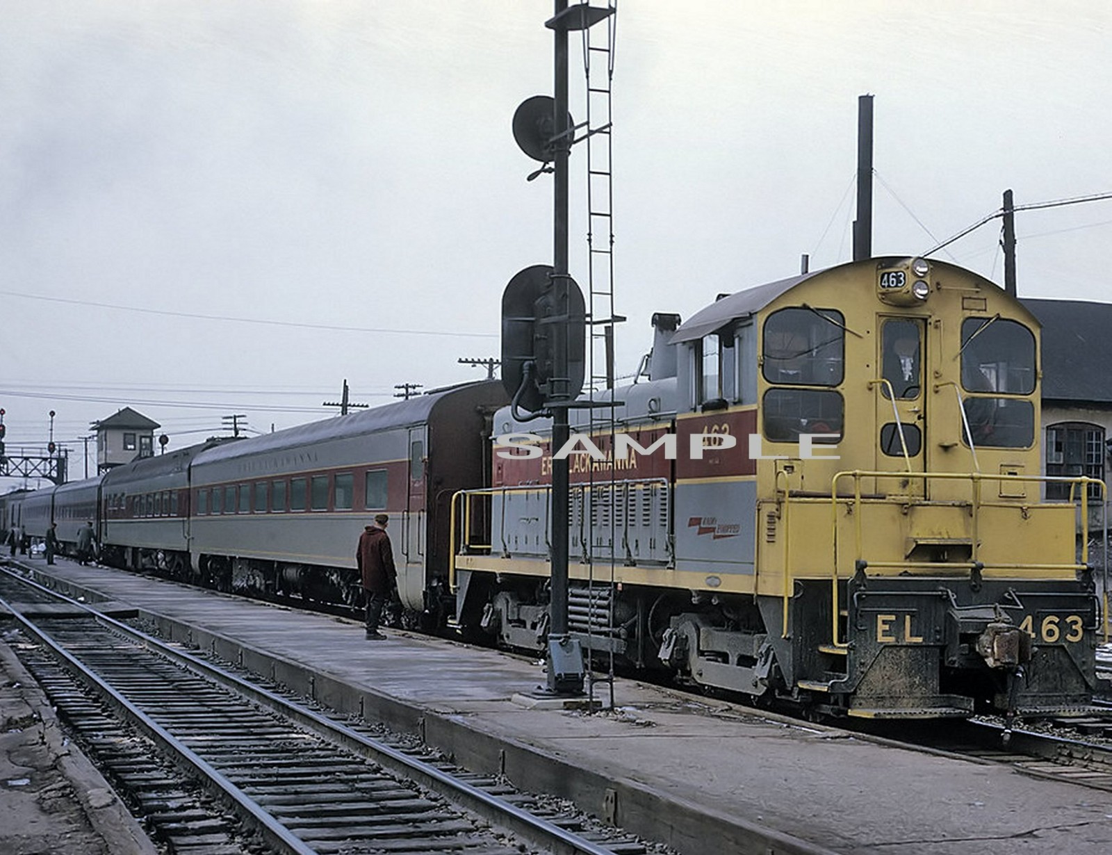 1969 ERIE LACKAWANA Passenger Train Stopped at Marion, OH 8.5X11 Photo 1969 ERIE LACKAWANA Passenger Train Stopped at Marion, OH 8.5X11 Photo