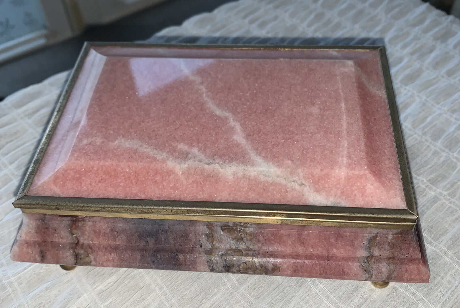 Beautiful Vintage Pink Coral Alabaster Hinged Music/Jewelery Velvet Lined Box
