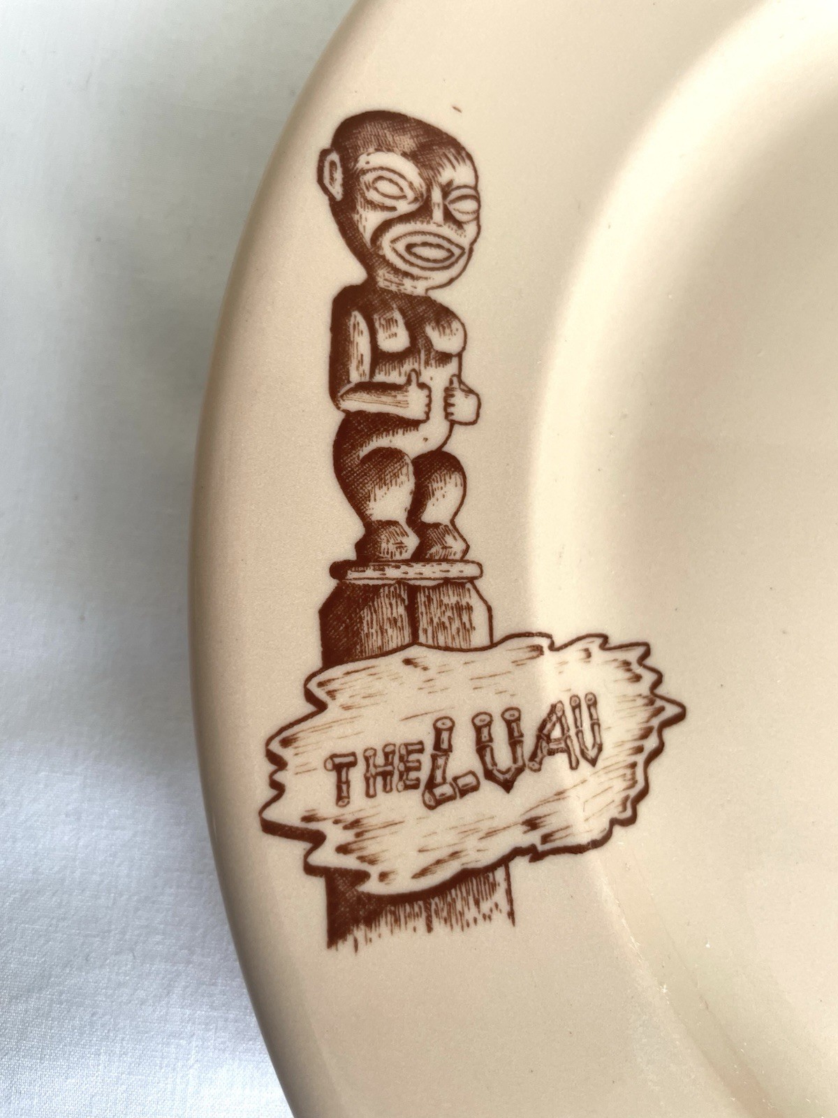 Vtg 1950s The Luau Beverly Hills Tiki Restaurant Walker China 11” Dinner Plate Vtg 1950s The Luau Beverly Hills Tiki Restaurant Walker China 11” Dinner Plate