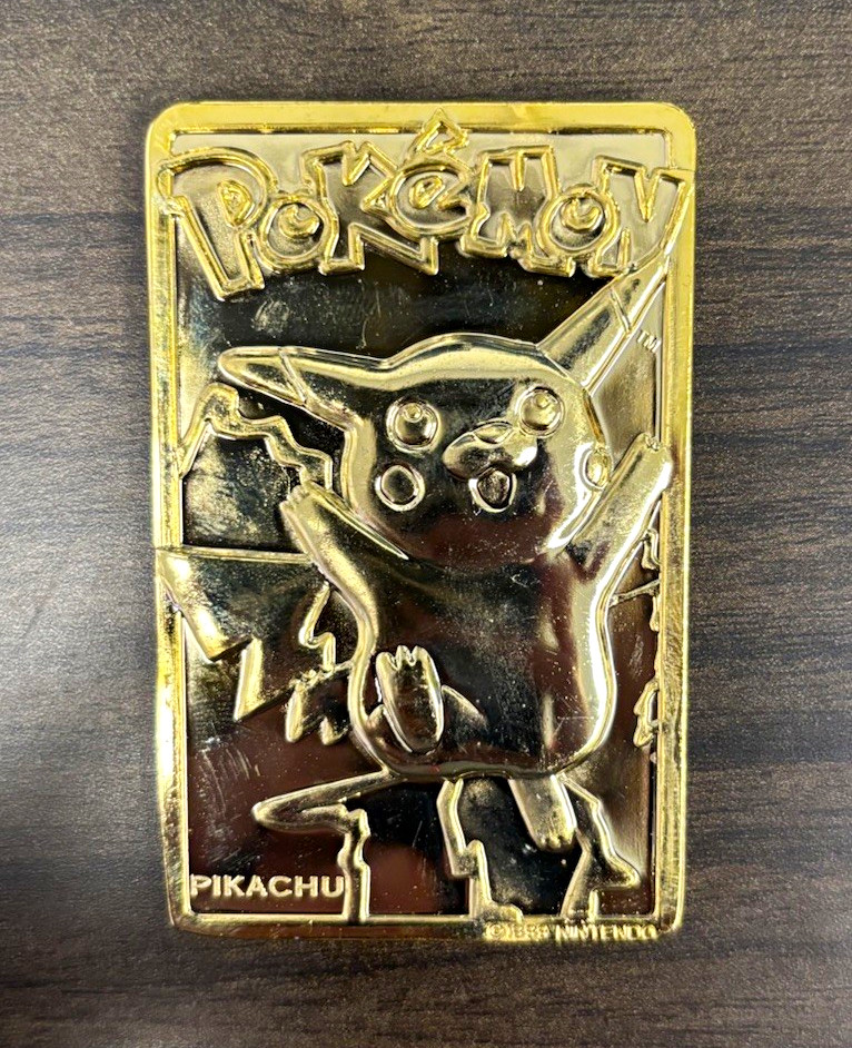 Pokemon Pikachu Gold Card Burger King Toy Nintendo 1999 #25 Good Shape