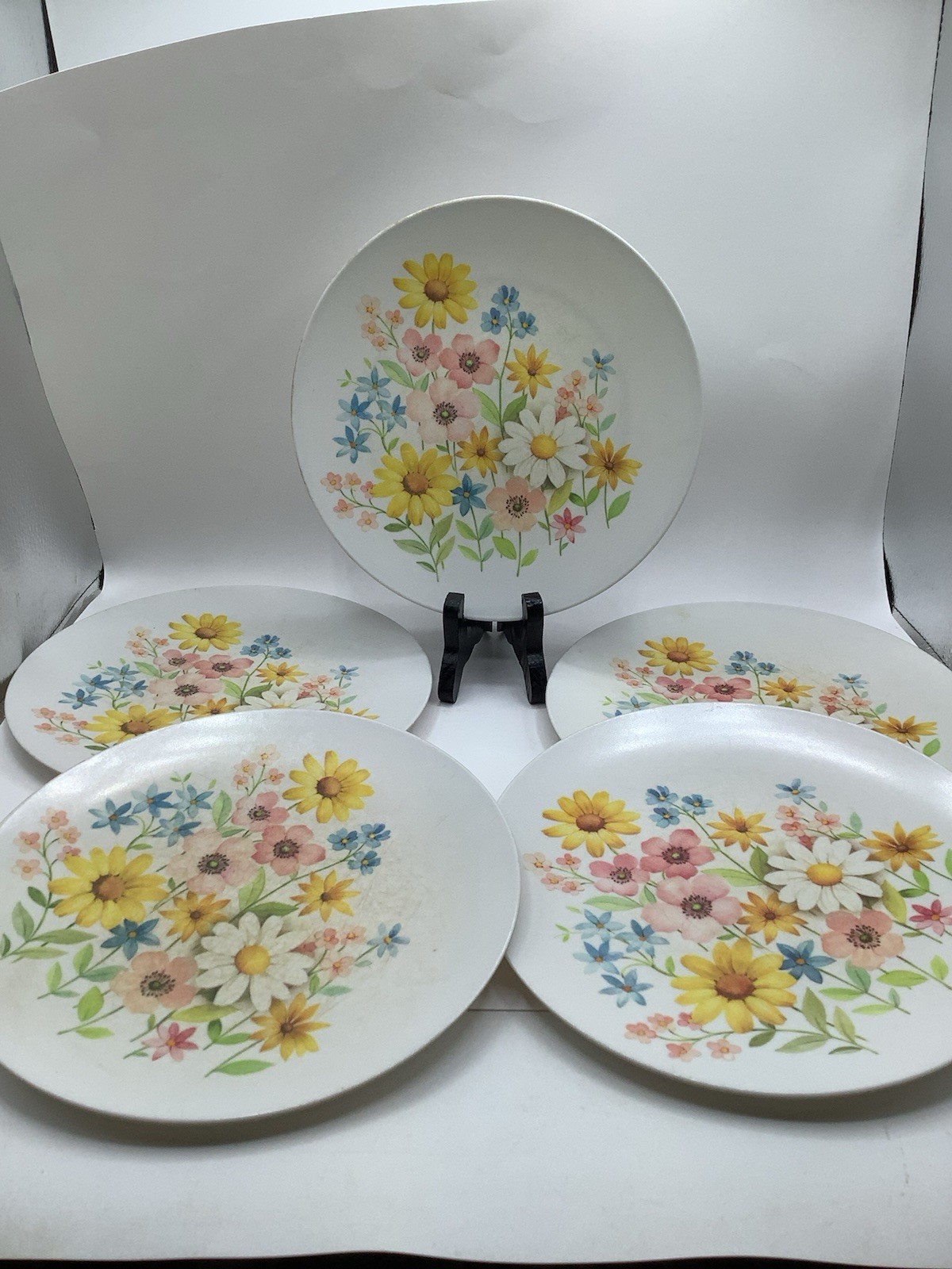 5 Vintage Springtime Flowers Melamine Plates 9” Made In USA 5 Vintage Springtime Flowers Melamine Plates 9” Made In USA