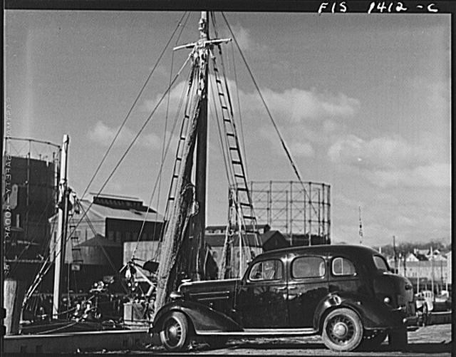 Photo:Untitled photo, Massachuetts. Waterfront on a Sunday, : New Bedford