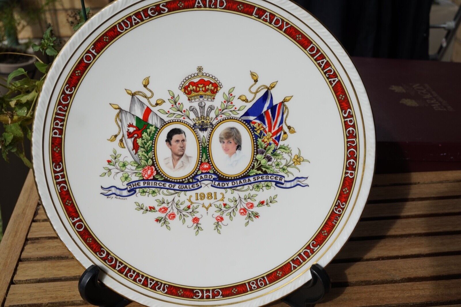 Lady Diana and Prince Charles Royal Wedding 1981 Paragon plate, in original box.