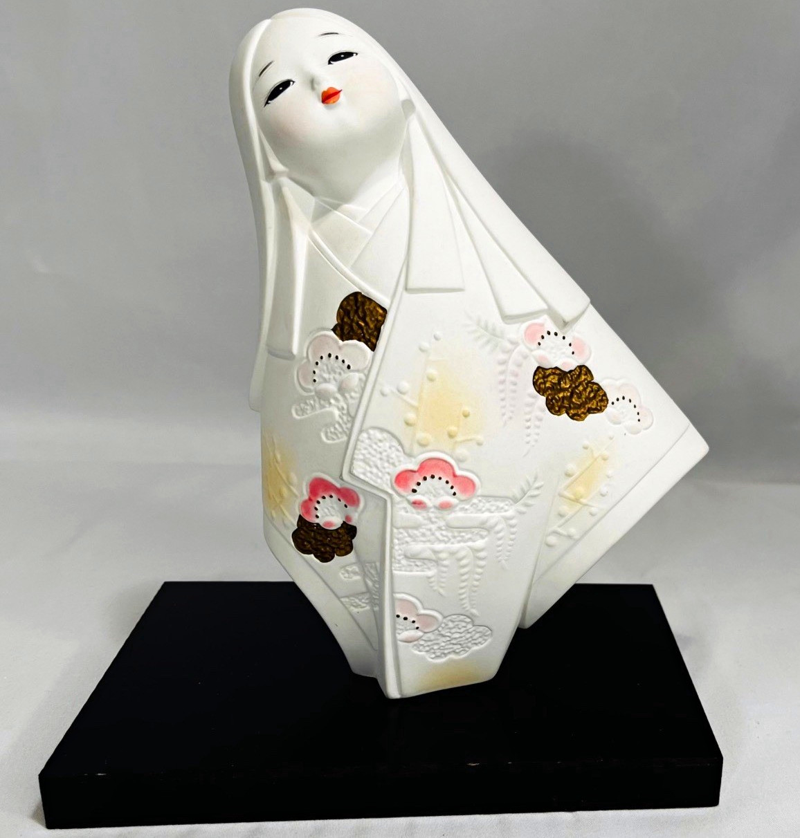 Vintage Japanese Hakata Doll "Baimitsu" by Takumi Goro Vintage Japanese Hakata Doll "Baimitsu" by Takumi Goro