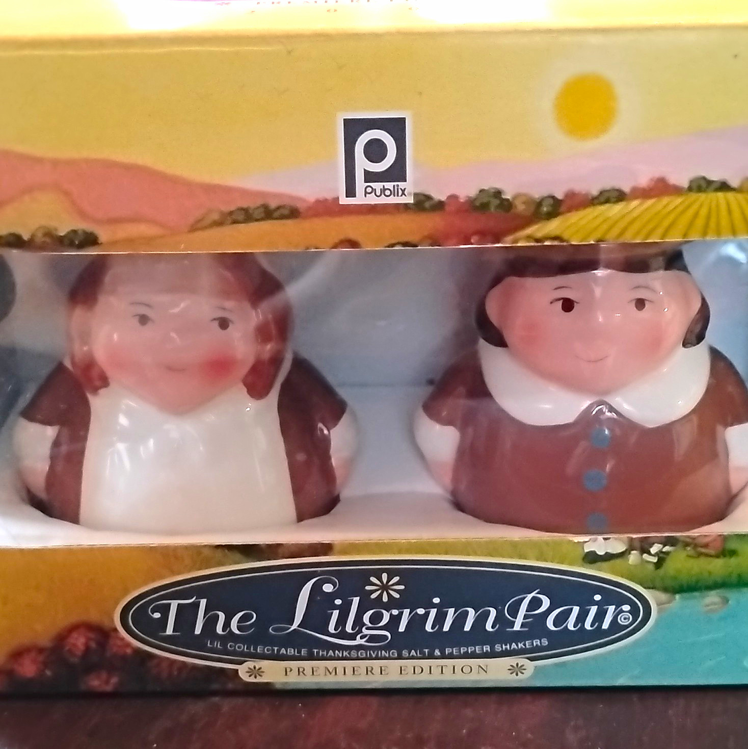 Publix Pilgrim Pair Premiere Edition 2004 Porcelain 2pc S&P Set w/ Box Publix Pilgrim Pair Premiere Edition 2004 Porcelain 2pc S&P Set w/ Box
