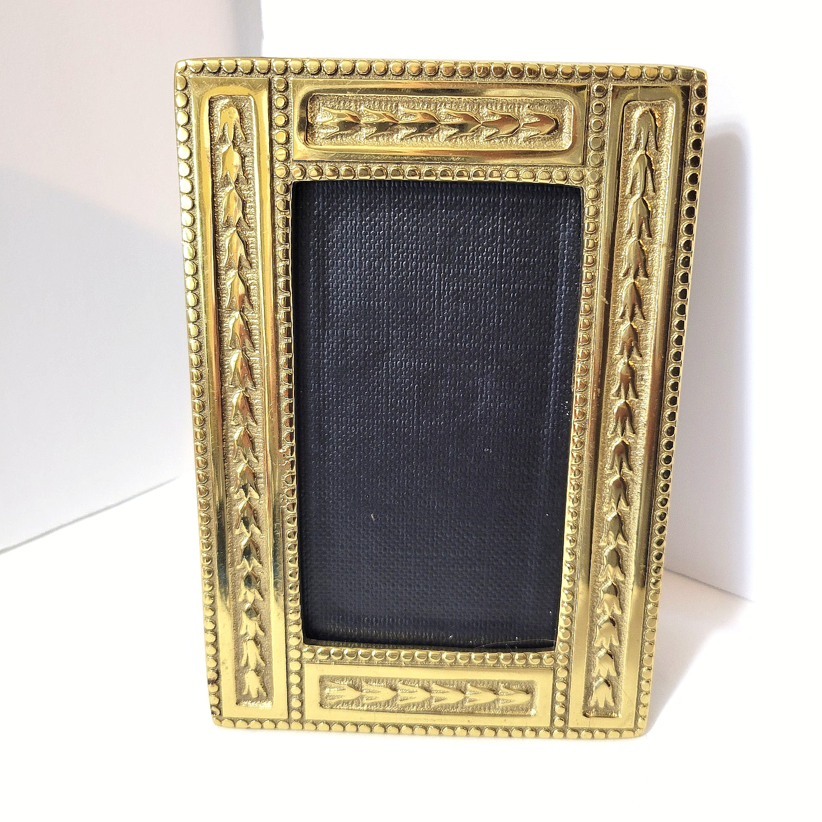 Vintage WILLIAMSBURG Virginia Metalcrafters Brass Picture Frame For 3x5 Picture Vintage WILLIAMSBURG Virginia Metalcrafters Brass Picture Frame For 3x5 Picture