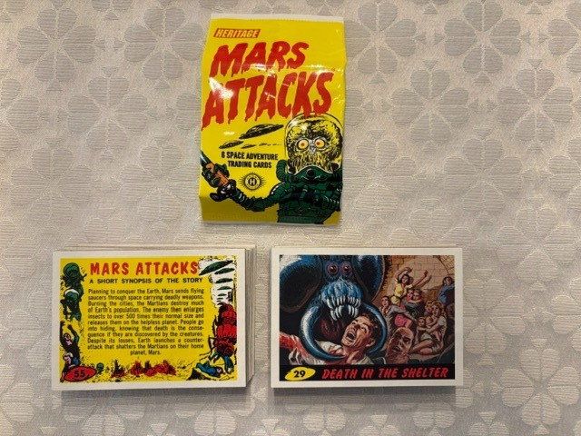 Topps 2012 Mars Attacks Heritage Base Trading Card Set 55 Cards +Poster+Wrapper Topps 2012 Mars Attacks Heritage Base Trading Card Set 55 Cards +Poster+Wrapper