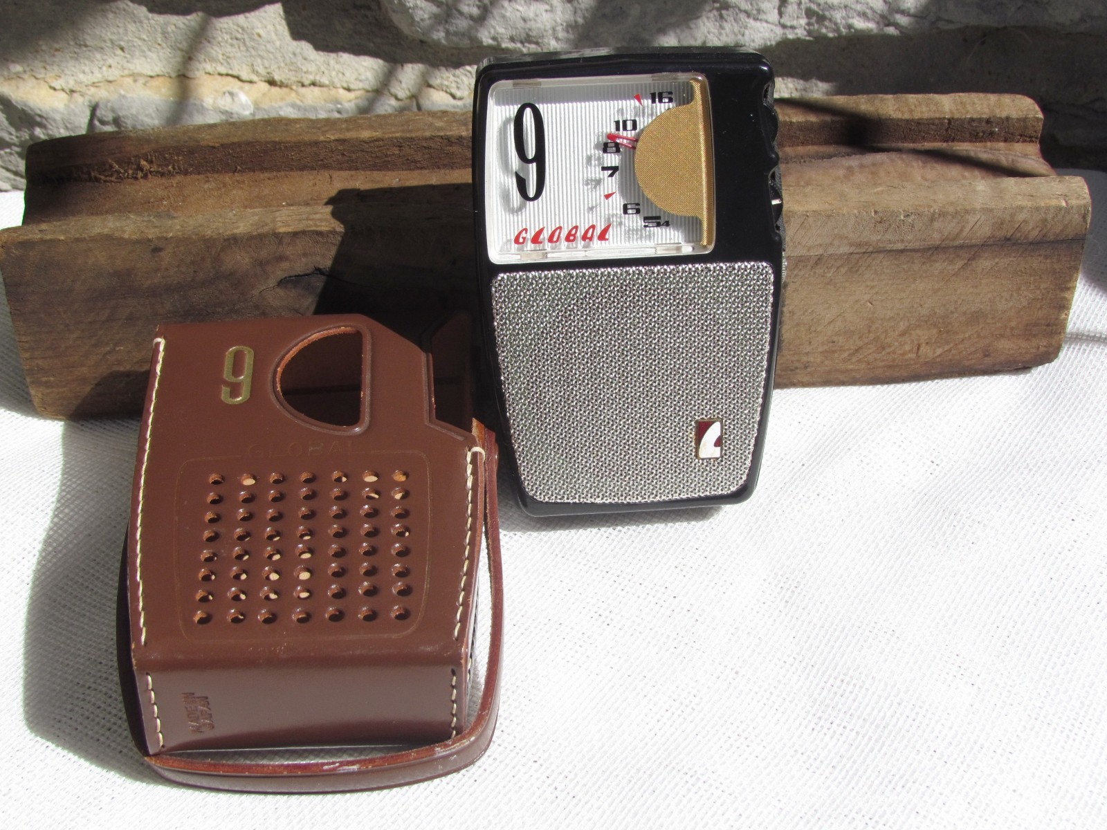 Global GR-900 Transistor Radio with Leather Case 1961 made in Tokyo - Great Cond Global GR-900 Transistor Radio with Leather Case 1961 made in Tokyo - Great Cond