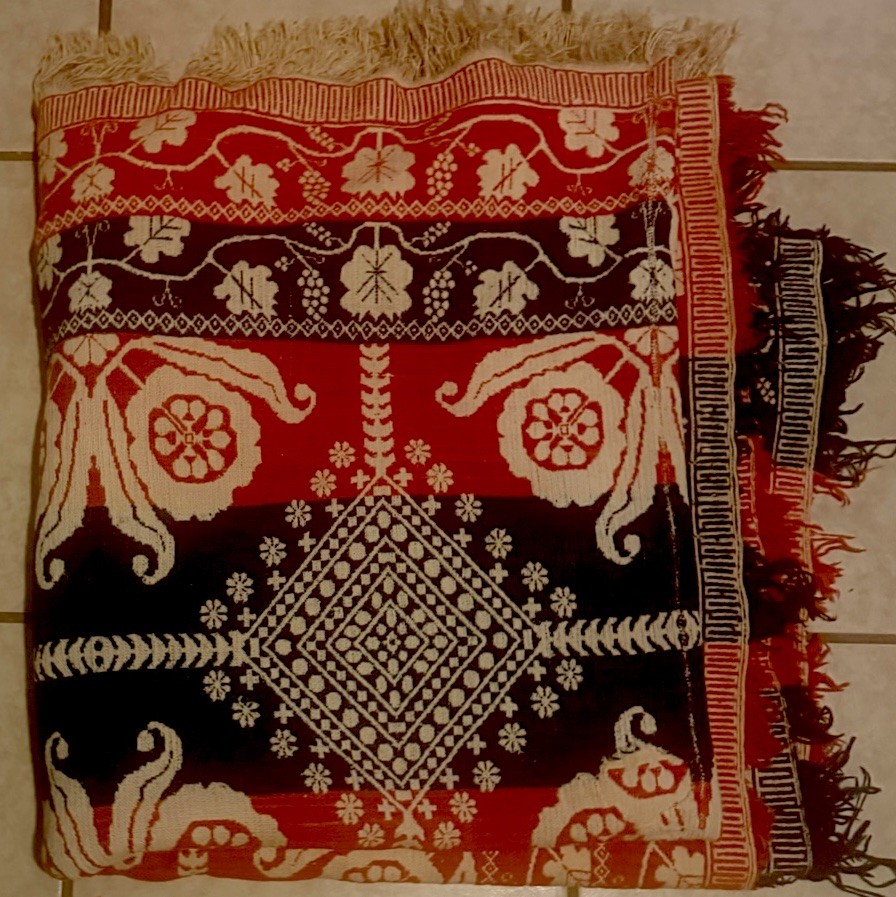 VINTAGE KING SIZED THROW BLANKET RED WHITE BLUE EXELENT CONDITION VINTAGE KING SIZED THROW BLANKET RED WHITE BLUE EXELENT CONDITION