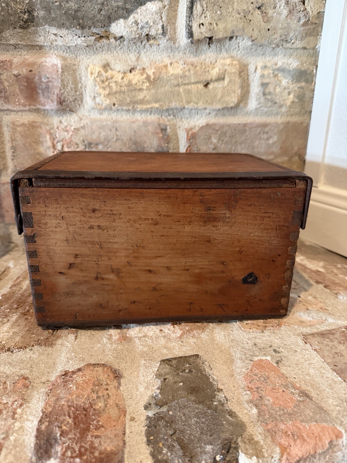 American antique dovetailed storage box 19th Century Folk Farmhouse Rustic American antique dovetailed storage box 19th Century Folk Farmhouse Rustic