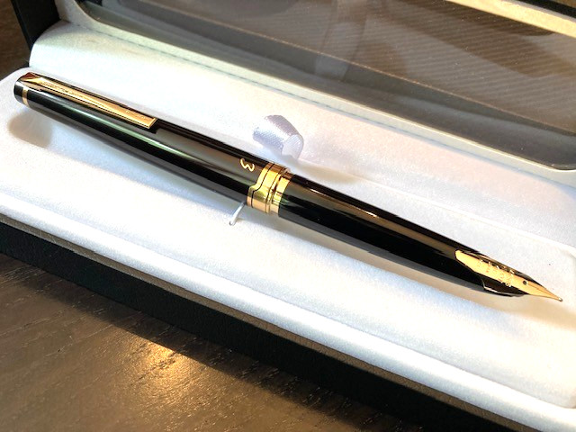 Pilot E95 Fountain Black w/Gold (Medium) Brand New w/Box Pilot E95 Fountain Black w/Gold (Medium) Brand New w/Box