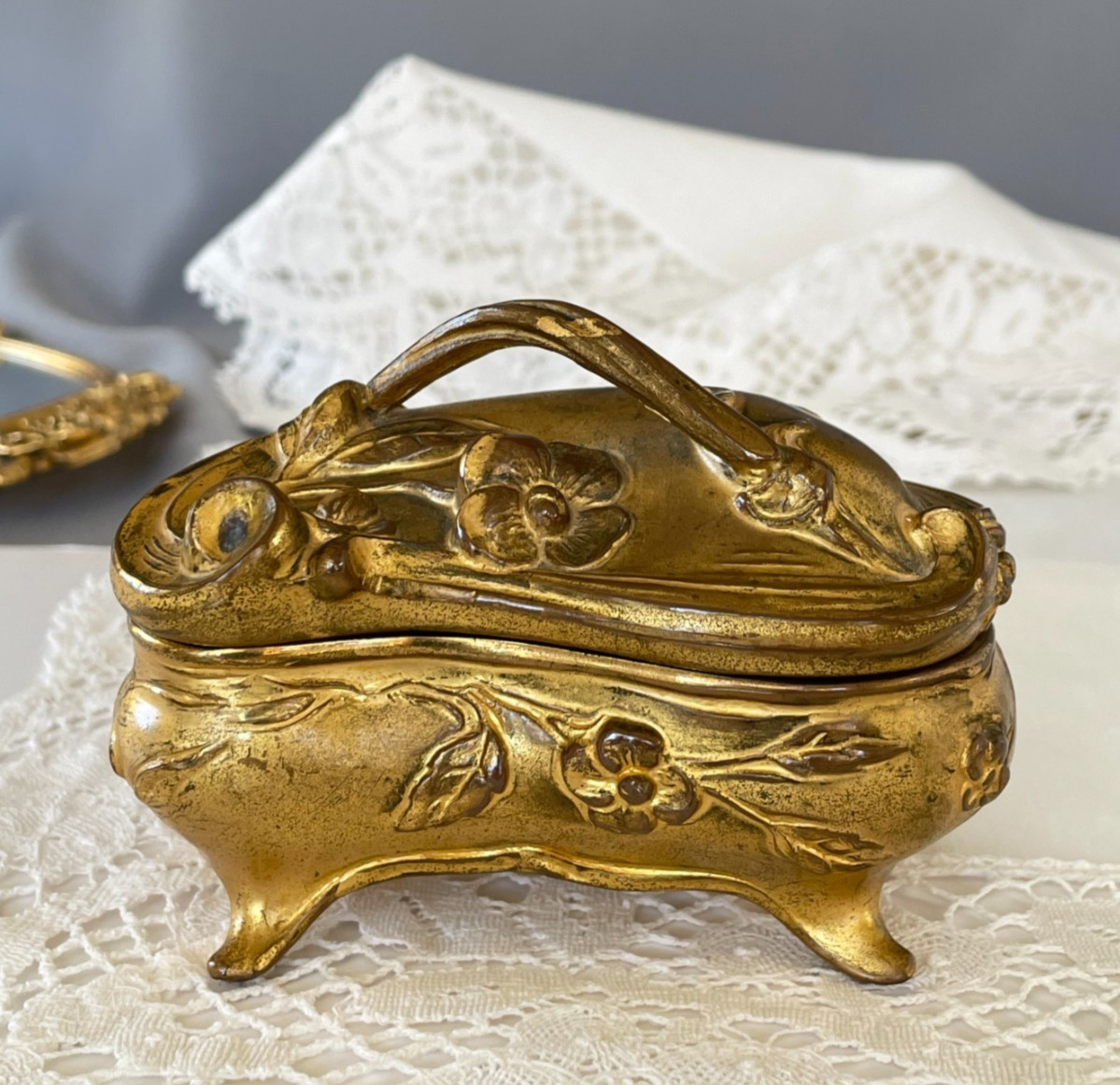 Antique Footed Metal Art Nouveau Lined Jewelry Casket Dresser Trinket Box Ornate Antique Footed Metal Art Nouveau Lined Jewelry Casket Dresser Trinket Box Ornate