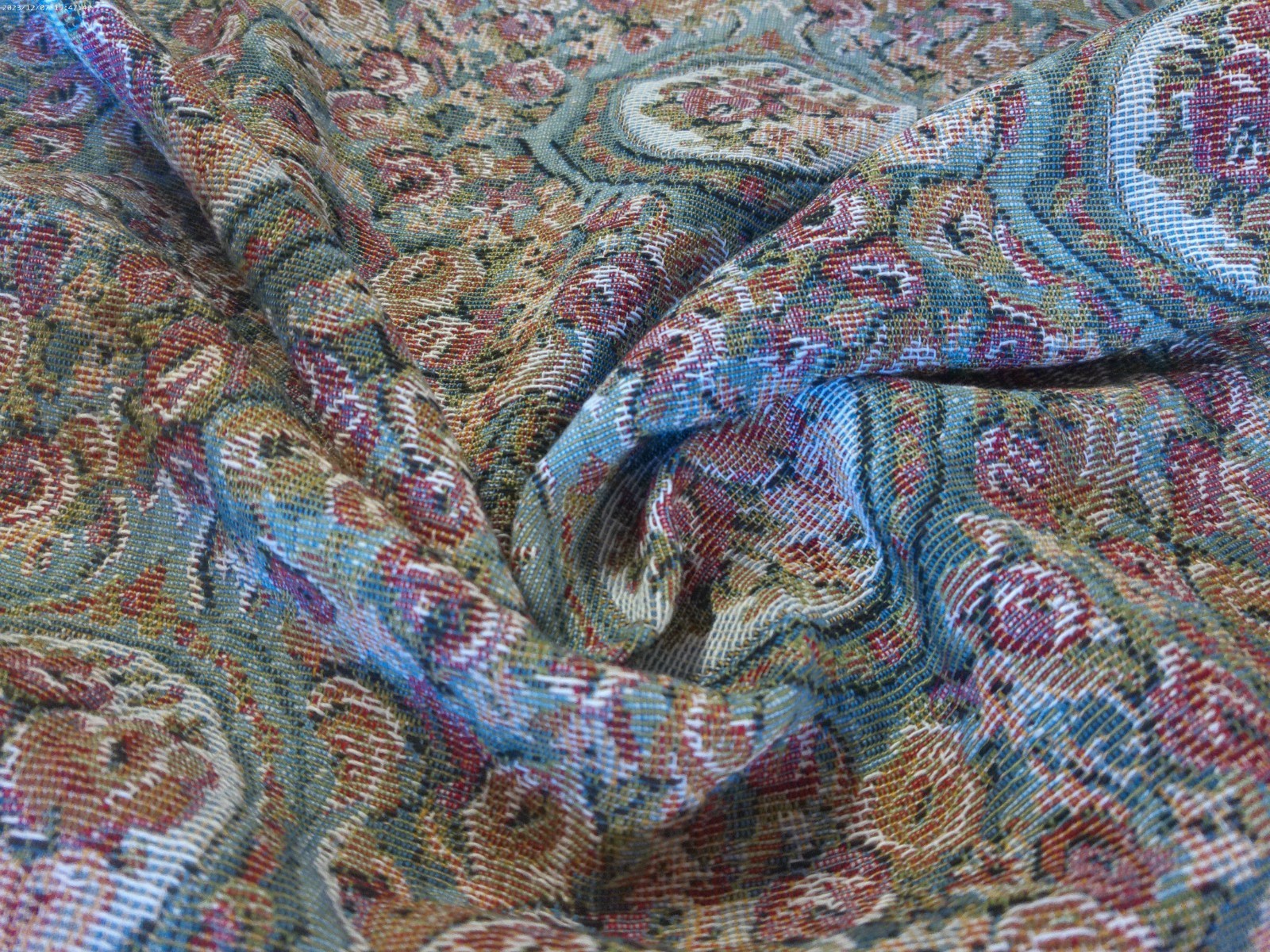VINTAGE VICTORIAN PRINT TAPESTRY~BERRY/GREEN/GOLD~12"x29"~TRUNK LINING~DOLL ACC' VINTAGE VICTORIAN PRINT TAPESTRY~BERRY/GREEN/GOLD~12"x29"~TRUNK LINING~DOLL ACC'