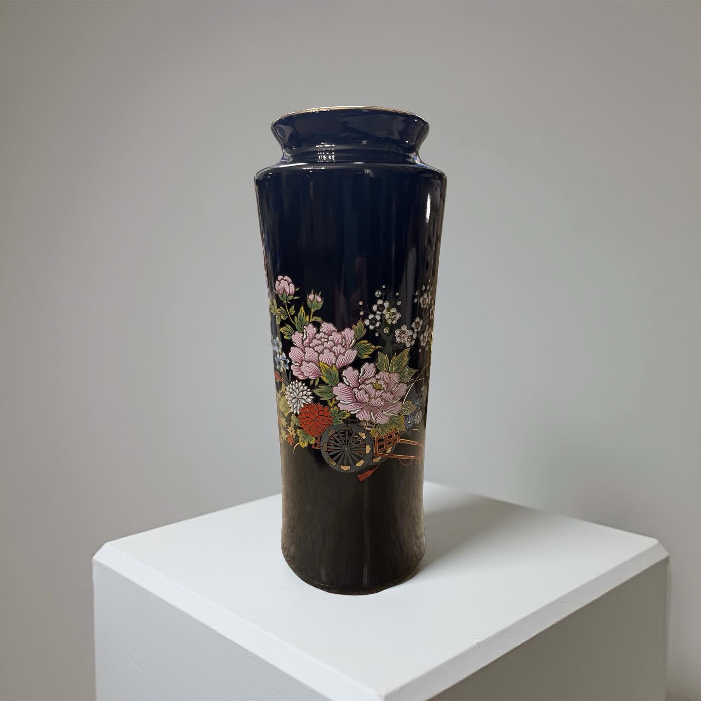 Elegant Kutani Japanese Vase 11" Floral Cart Design Black Vintage Elegant Kutani Japanese Vase 11" Floral Cart Design Black Vintage