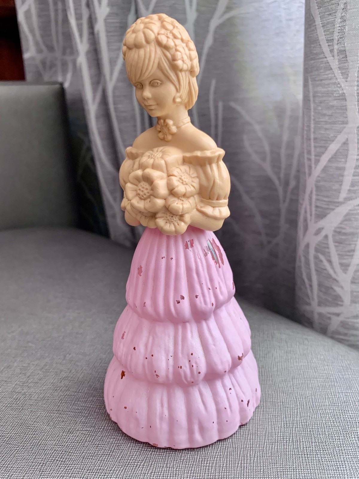 VTG Avon Garden Girl Pink Beautiful Glass Perfume Bottle 1978