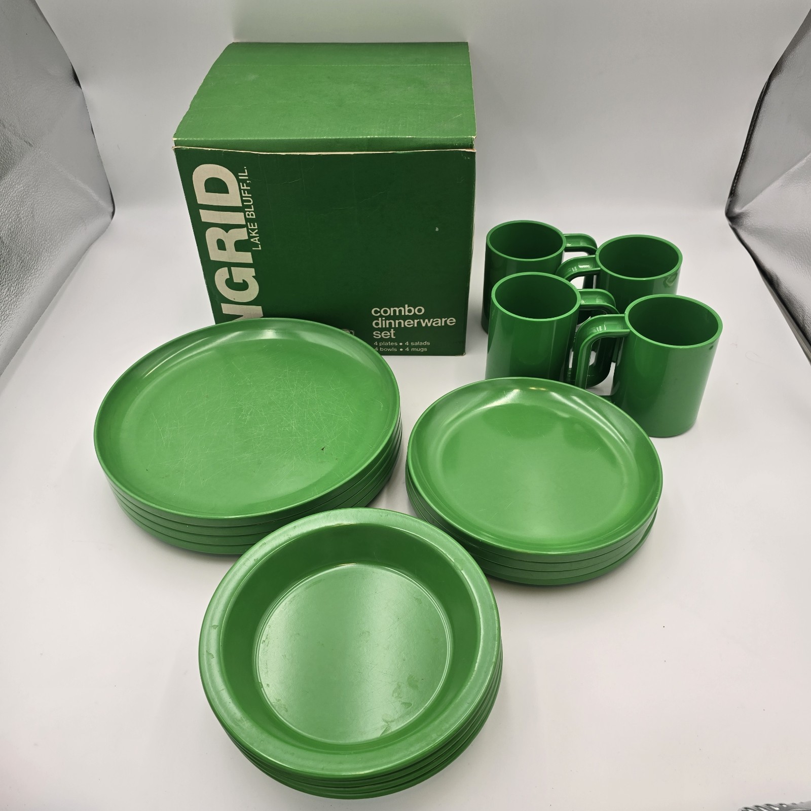 VTG Ingrid Ltd Chicago Stackable 16 Piece Set VTG Ingrid Ltd Chicago Stackable 16 Piece Set