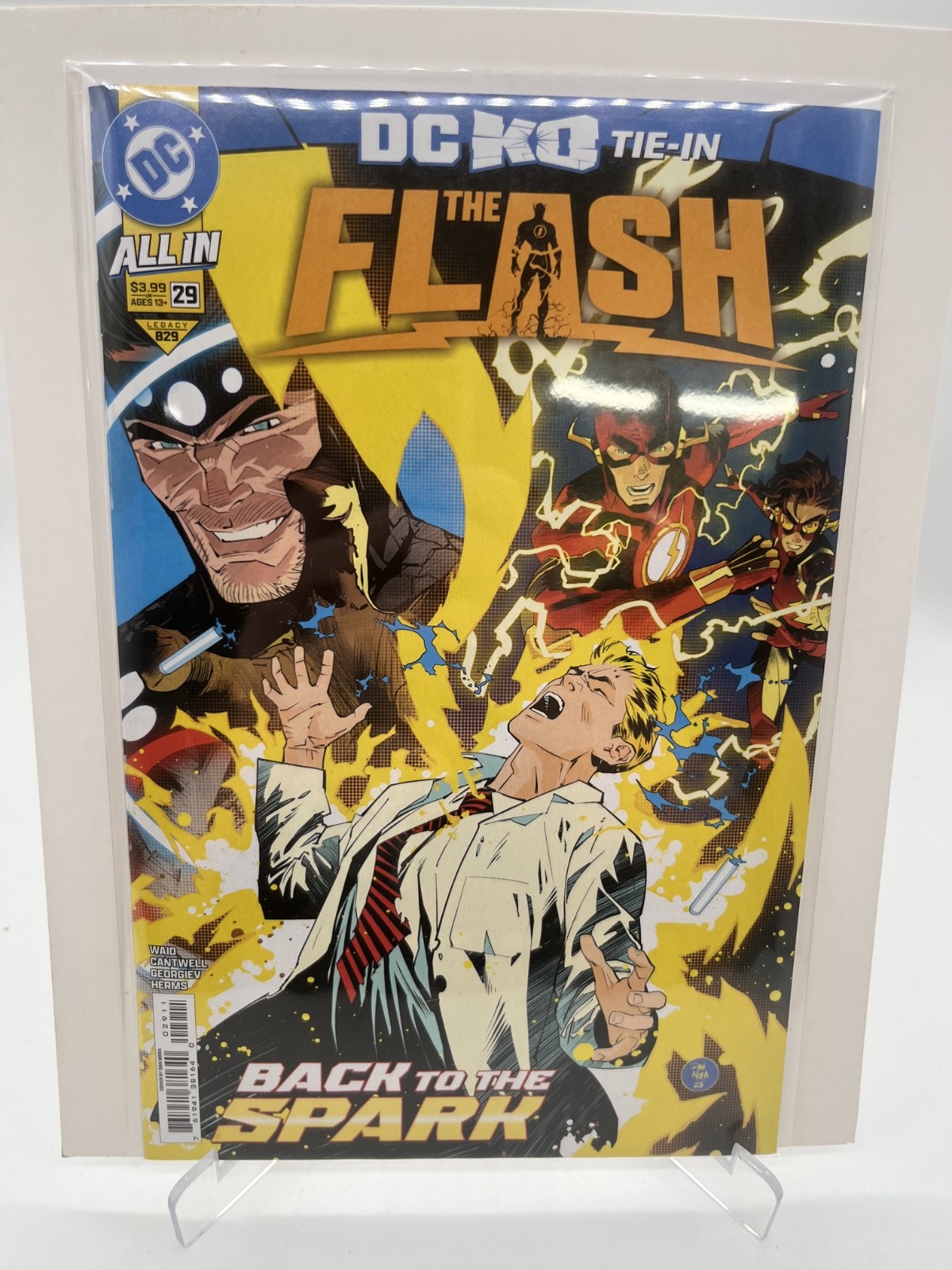 The Flash #29 DC Comic Book NM The Flash #29 DC Comic Book NM
