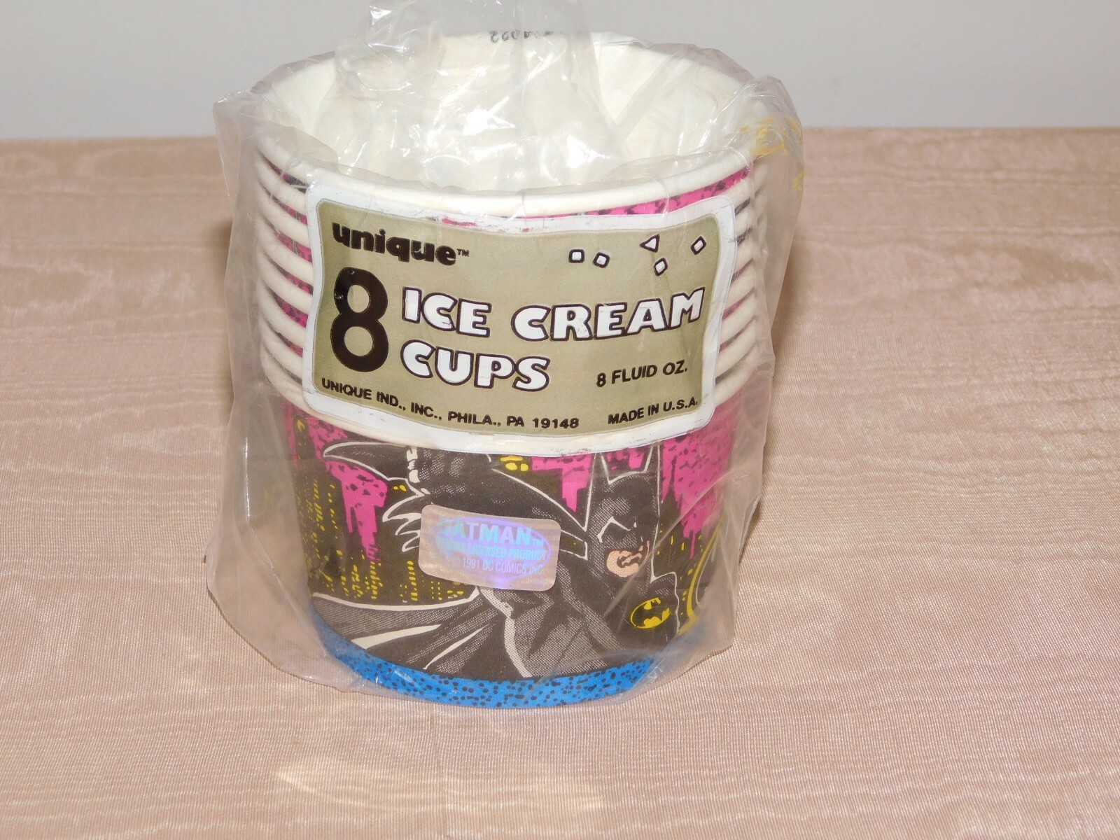 VINTAGE 1991 BATMAN PARTY 8 ICE CREAM CUPS NEW OLD STOCK VINTAGE 1991 BATMAN PARTY 8 ICE CREAM CUPS NEW OLD STOCK