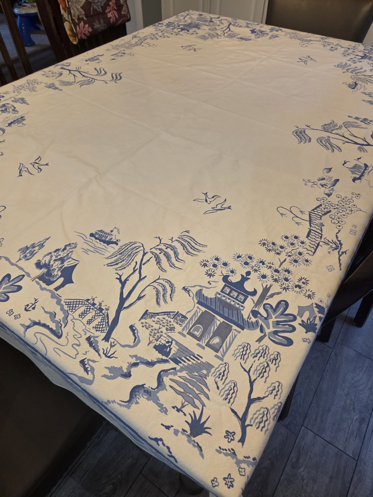 Beautiful Vintage ASIAN THEME Blue & White Cotton Tablecloth 57"×76" Beautiful Vintage ASIAN THEME Blue & White Cotton Tablecloth 57"×76"