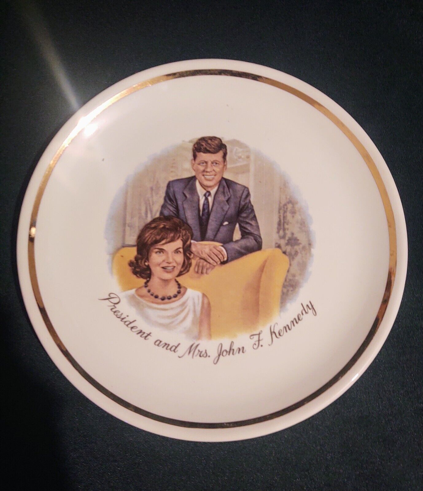 VTG 1960's President & Mrs. John F. Kennedy Collector Plate Gold Trim 
