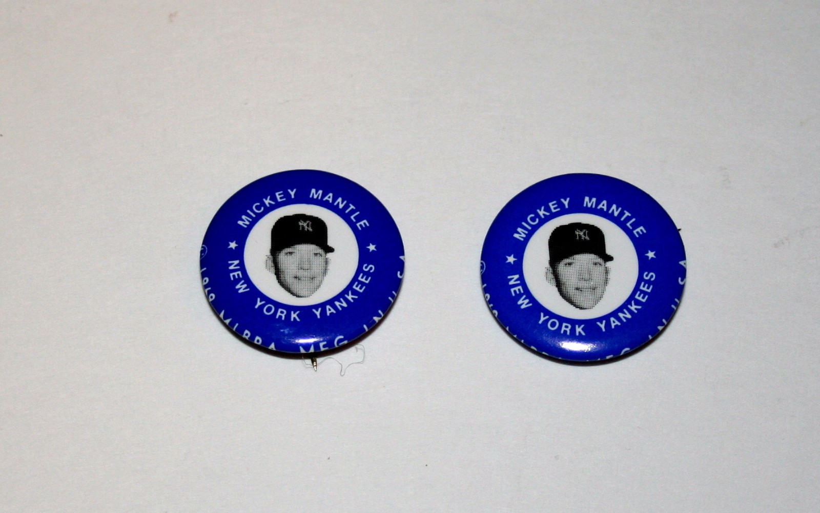 2 NY New York Yankees Mickey Mantle Pin 1969 MLBPA Baseball Button Pin New NOS 2 NY New York Yankees Mickey Mantle Pin 1969 MLBPA Baseball Button Pin New NOS