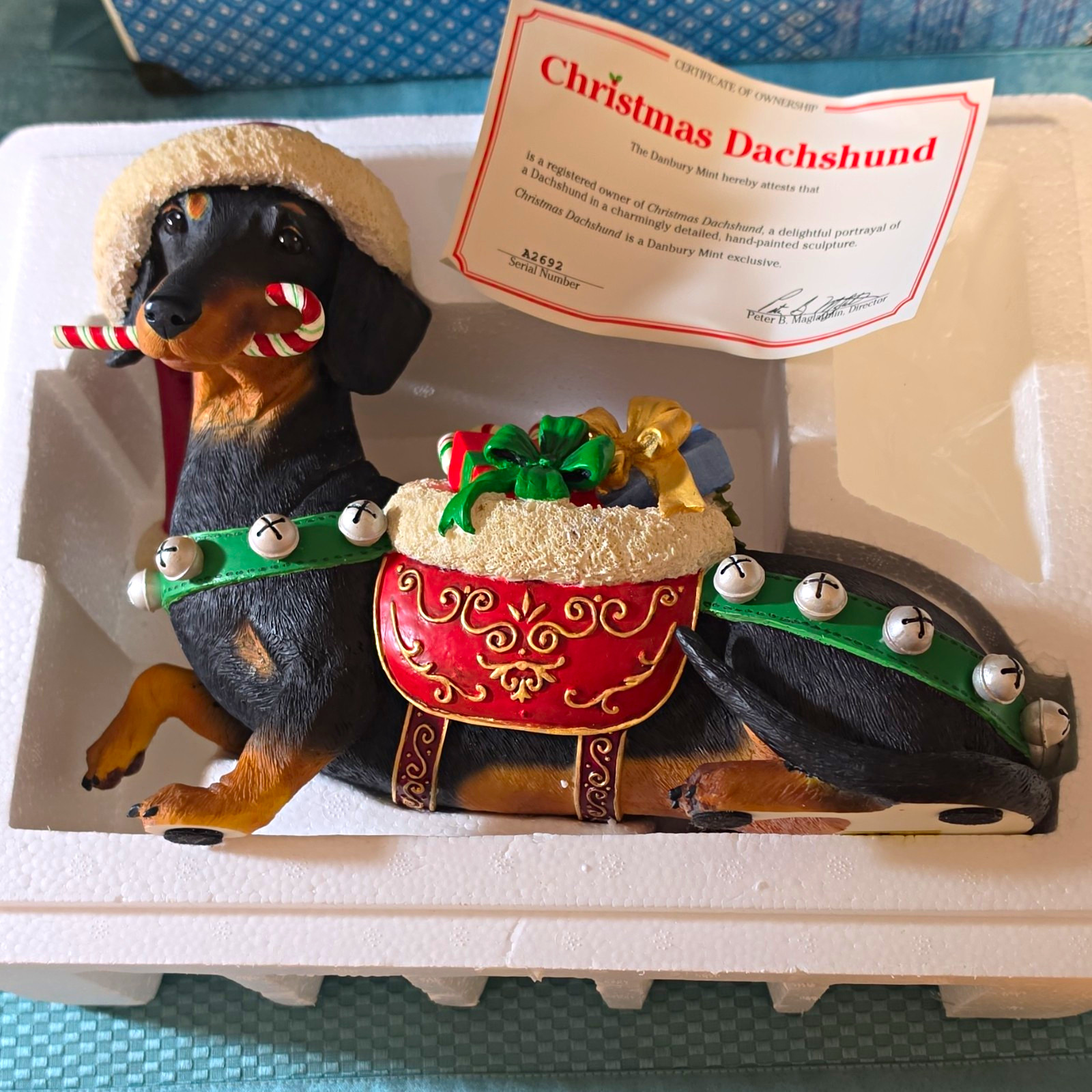 Danbury Mint Christmas Dachshund Dog Figurine w/ Certificate of Ownership Bin AA Danbury Mint Christmas Dachshund Dog Figurine w/ Certificate of Ownership Bin AA