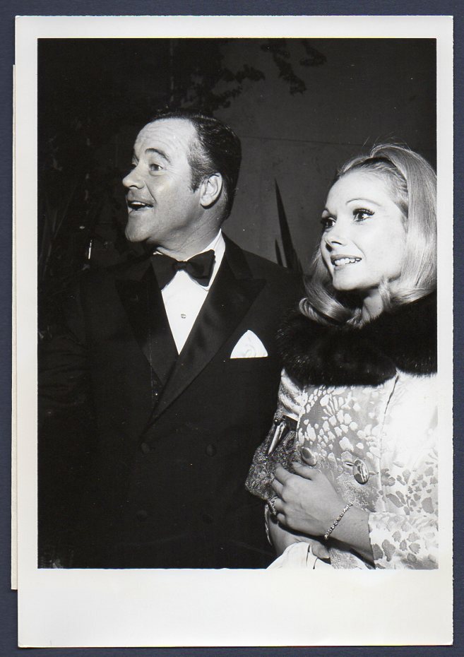 JACK LEMMON wife actress FELICIA FARR at 1968 movie premiere VINTAGE
