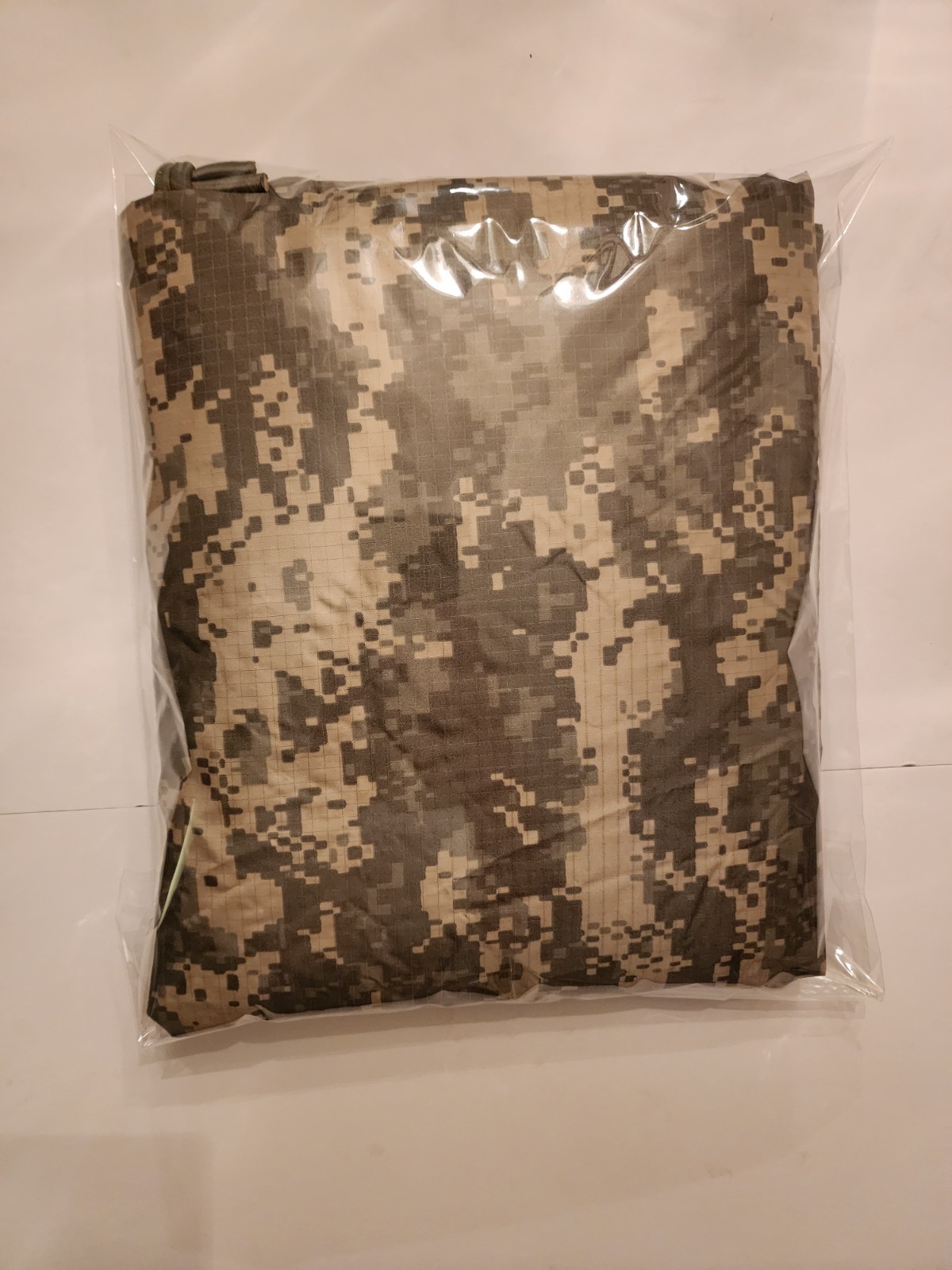 New USGI Military Reversible Field Tarp ACU 82" x 92" Tarpaulin W/Bungies -Tan New USGI Military Reversible Field Tarp ACU 82" x 92" Tarpaulin W/Bungies -Tan