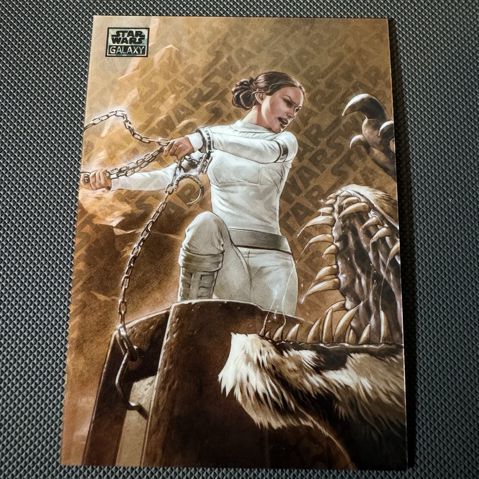 2026 Topps Star Wars Galaxy Padme Vs The Nexu Logofractor /77 2026 Topps Star Wars Galaxy Padme Vs The Nexu Logofractor /77