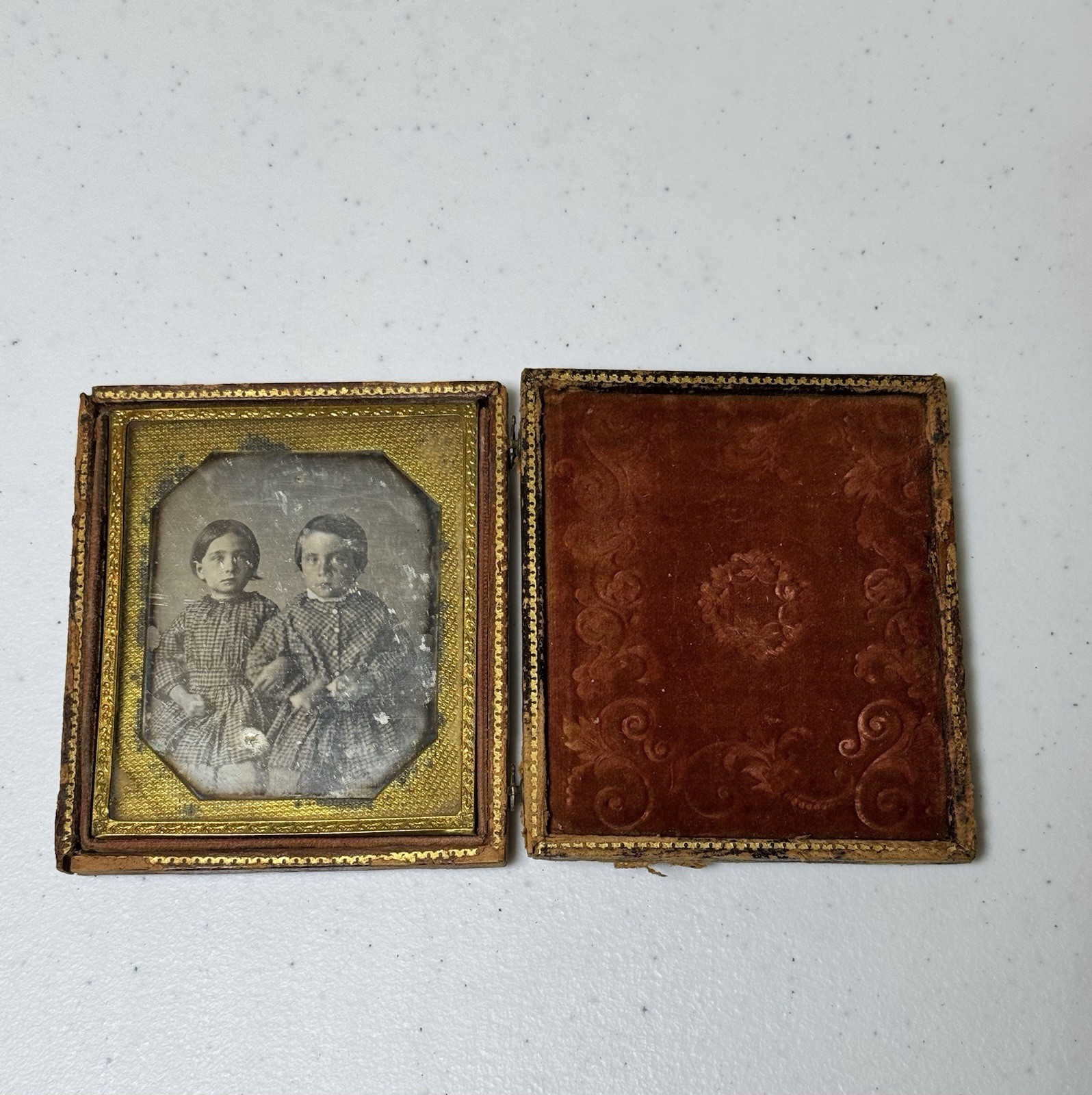 Antique 1/6 Plate Tintype Photo Cased Scalloped Metal Hardware daguerreotypes Antique 1/6 Plate Tintype Photo Cased Scalloped Metal Hardware daguerreotypes