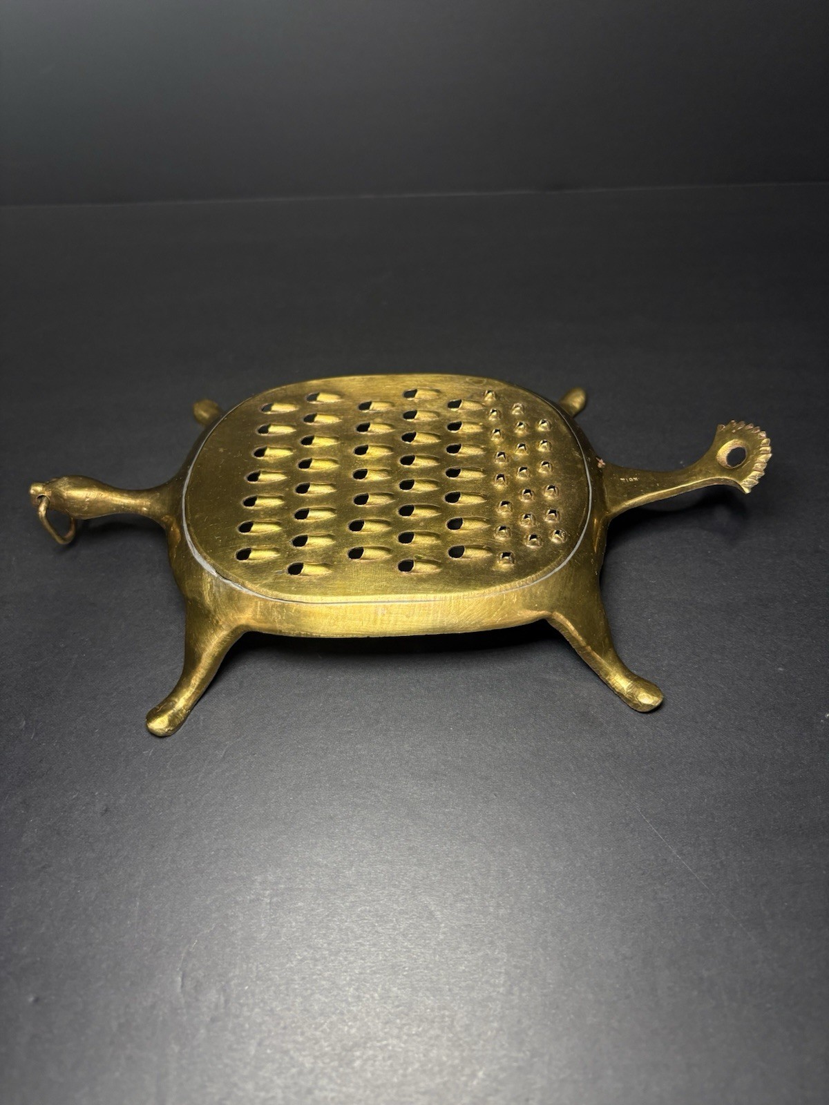 Vtg Turtle Shaped Metal Brass Cheese Grater Vegetable Grater Zester 8Lx5W Vtg Turtle Shaped Metal Brass Cheese Grater Vegetable Grater Zester 8Lx5W