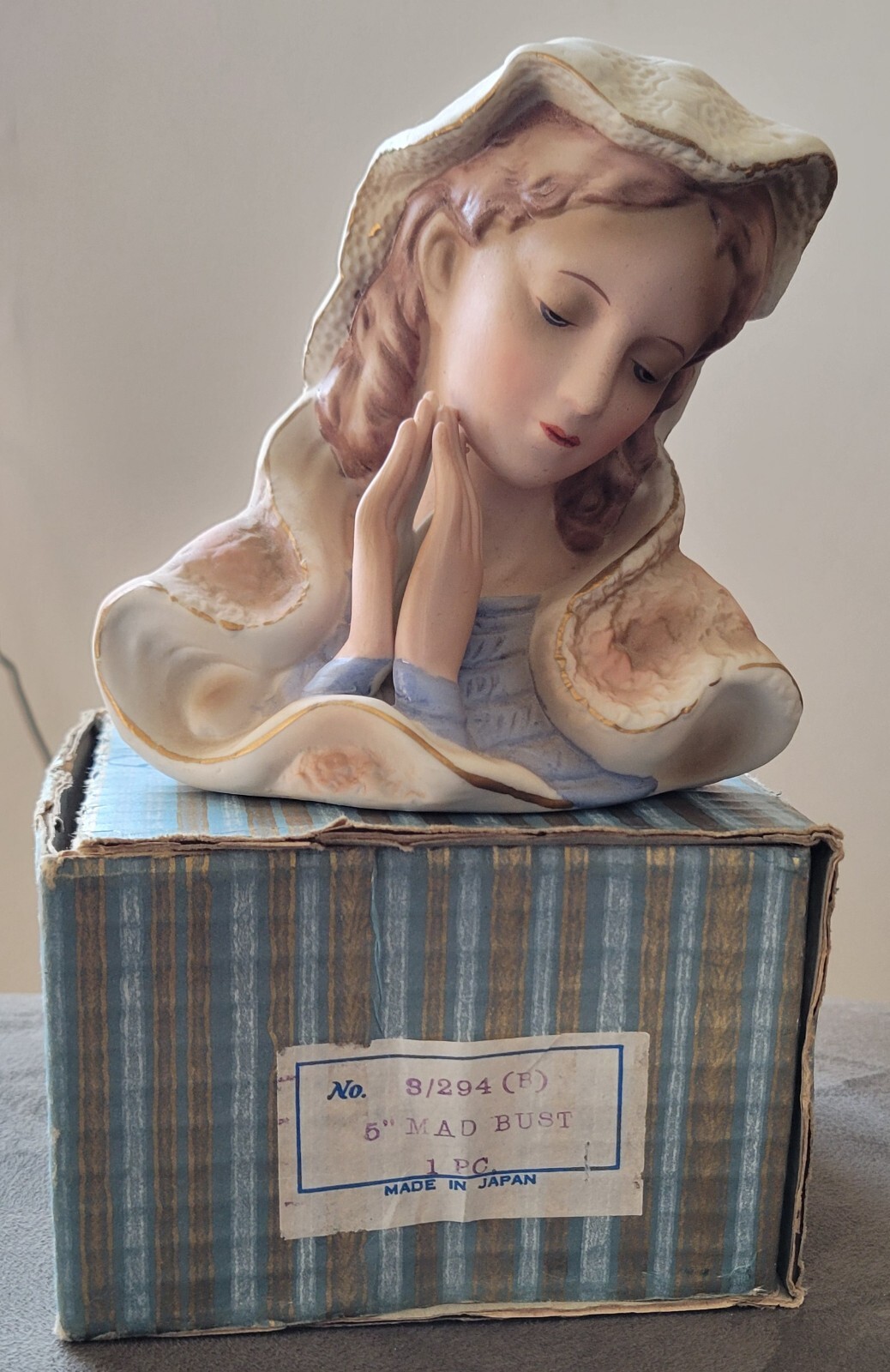 Vintage Virgin Mary Hand Painted Ceramic Madonna Praying Hands Figurine Japan Vintage Virgin Mary Hand Painted Ceramic Madonna Praying Hands Figurine Japan
