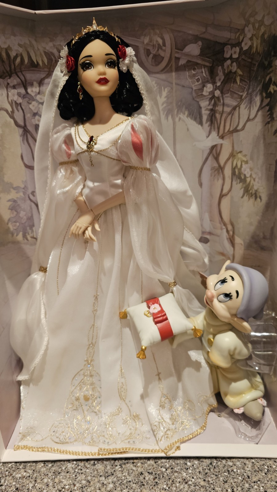 D23 Expo Snow White And Dwarf Wedding Day Disney Limited Edition 17" Doll